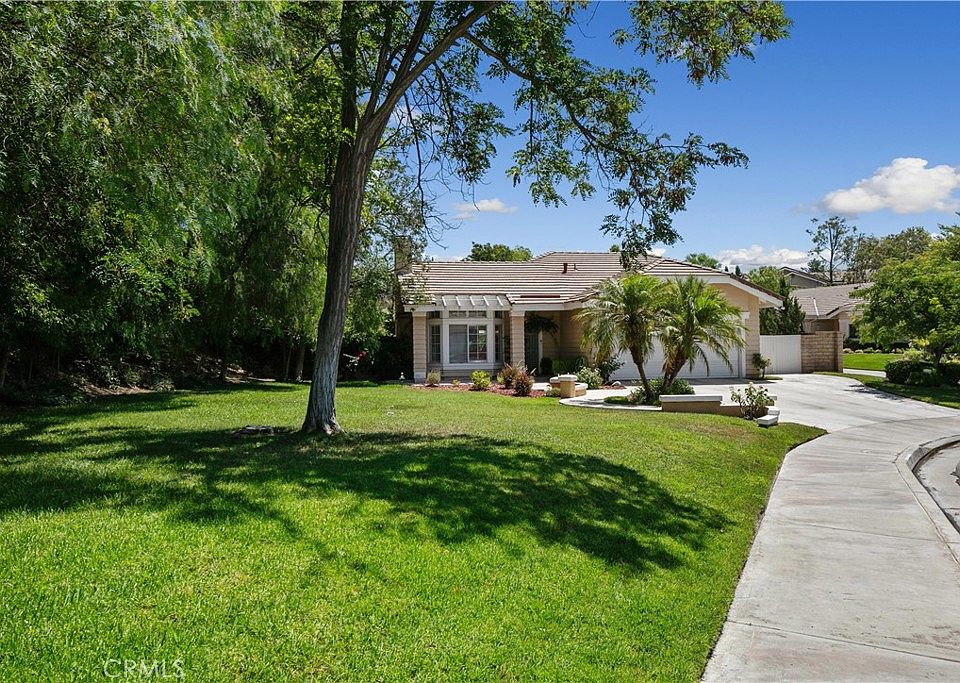 1st image of 27206 Rosemont Ln