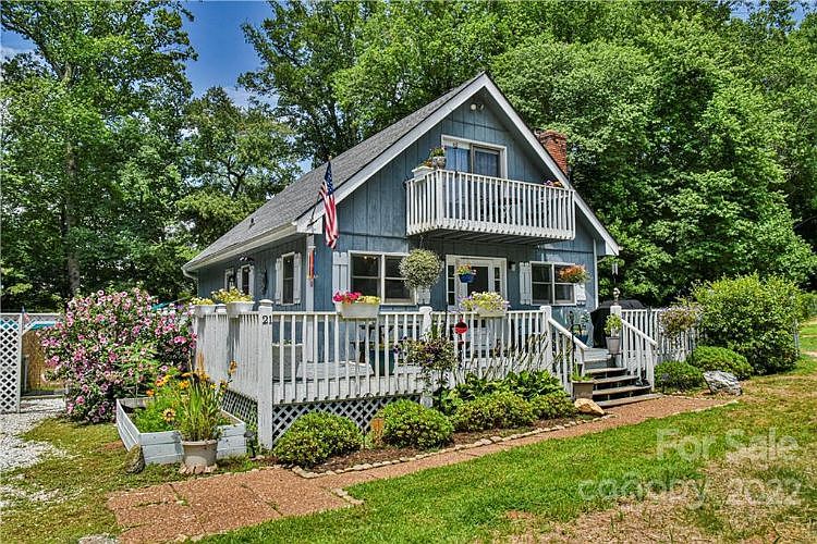 1st image of 21 Redmond Dr
