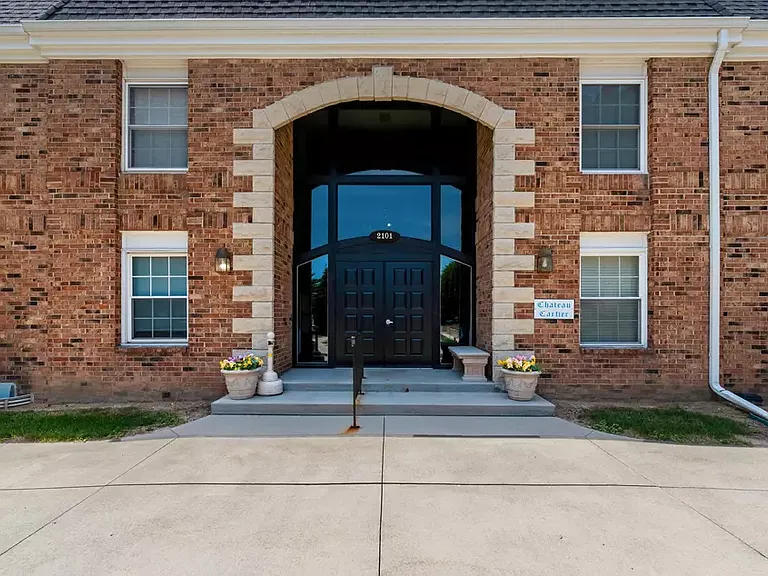 2101 Chateau Ct #106 — Photo 3