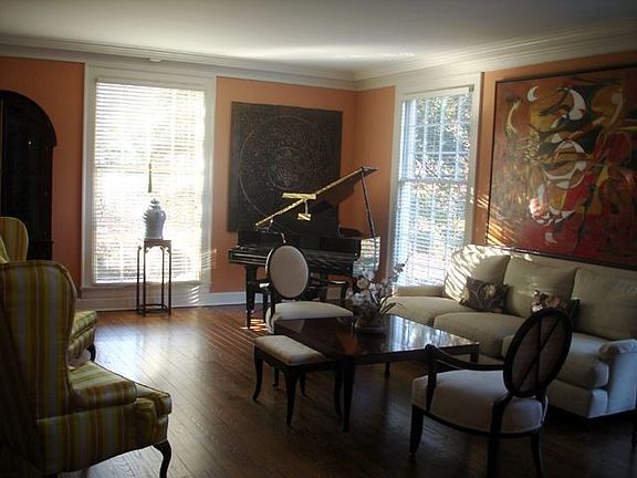 3rd image of 6001 Lincoln Ave