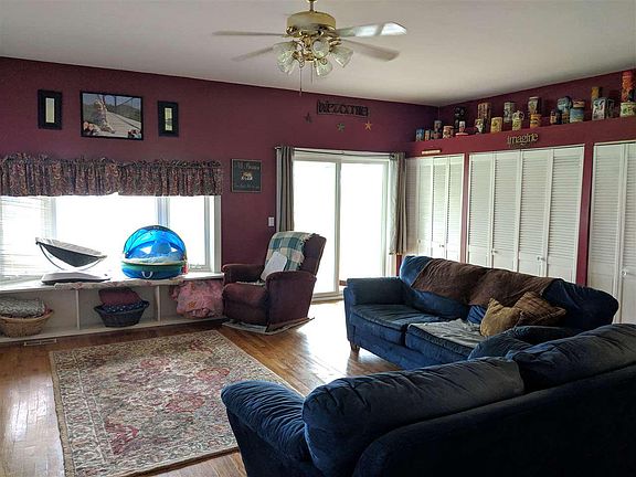5th image of 48665 Petersburg Ln