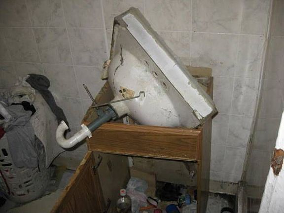 4th image of 1386 E 92nd St