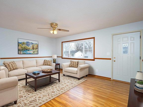 3rd image of 2618 N Gayman Ave