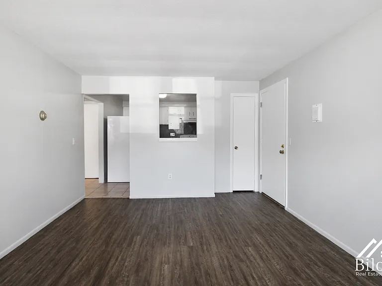 Hillside Terrace Apartments — Photo 3