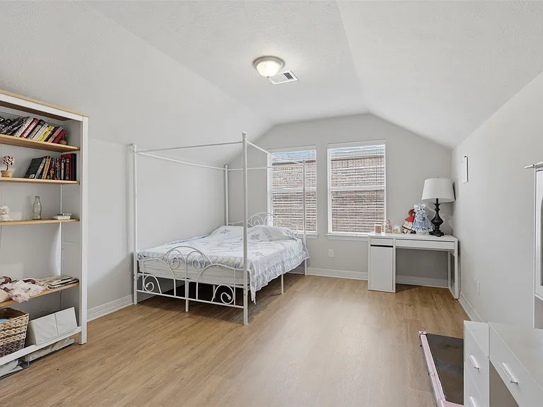 18800 N Bee Cave Springs Cir — Photo 33