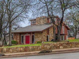 1701 Indian Oaks Ct, Bedford, TX 76021