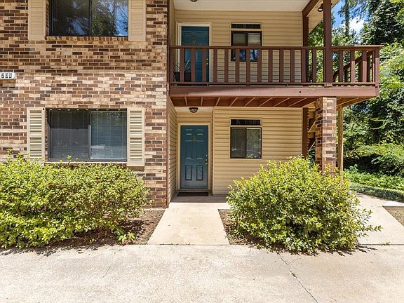 3rd image of 3208 Ginger Dr APT B