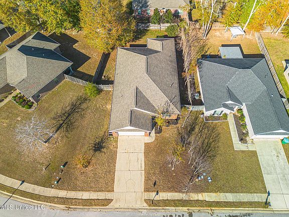 2nd image of 14048 Fox Hill Dr