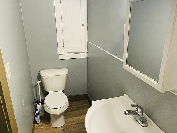 2nd image of 123 Maple St #4
