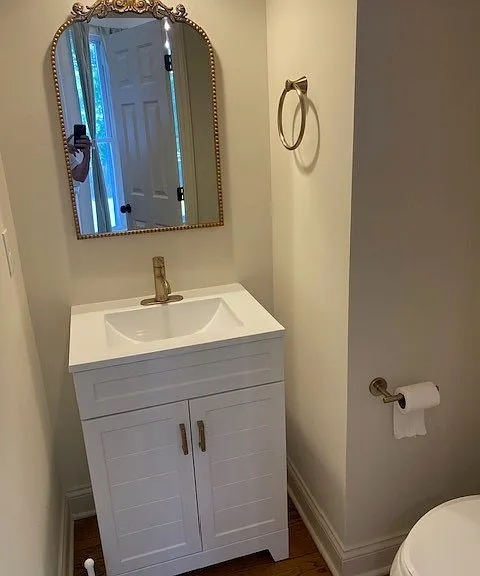2437 Laburnum Ave — Photo 7