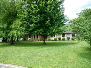 115 Hawthorn Est, Salem, IL 62881