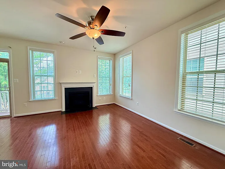 8912 Tower Pl — Photo 14