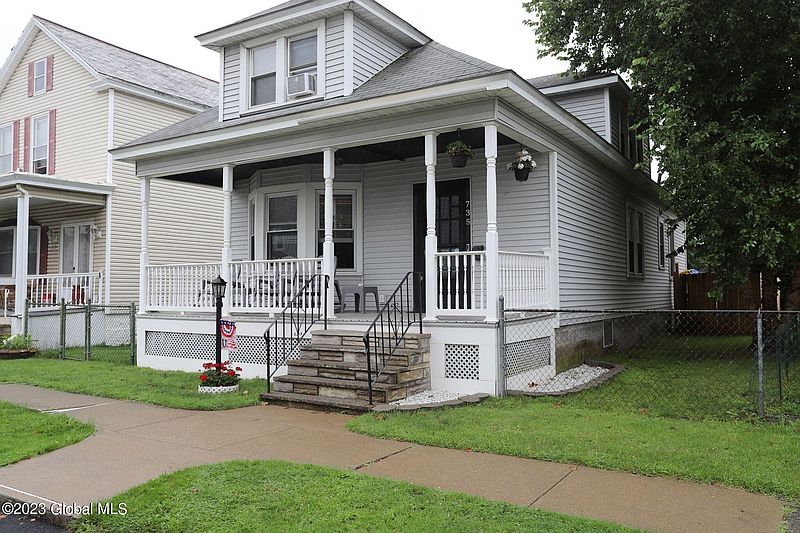 2nd image of 735 4th Avenue