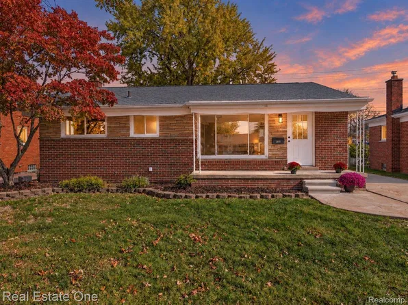 2519 Medford St, Trenton, MI 48183