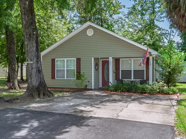 107 Comanche Trl, Crawfordville, FL 32327