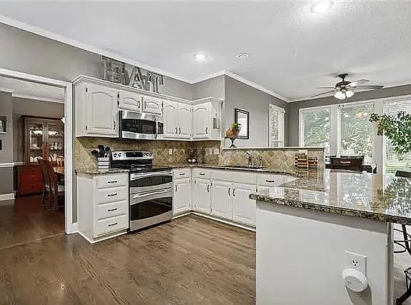 4th image of 8005 W 145th St