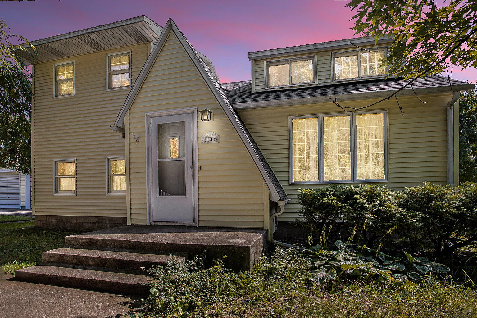 14 Vernon Ave photo 1