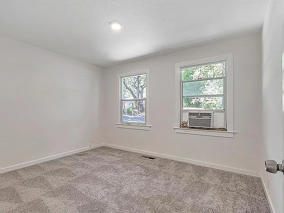 333 W Main St — Photo 12