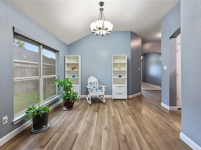 2805 Muirwood Ct — Photo 3