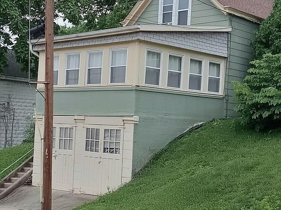 2nd image of 218 Washington Ave