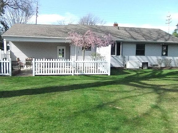 Rear view of Ranch.