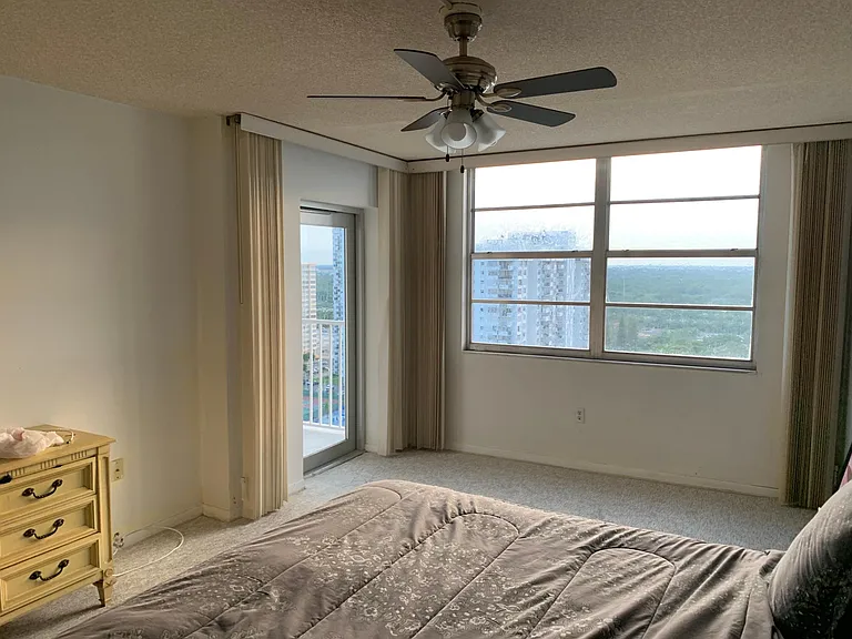 2801 NE 183rd St #2107W — Photo 21