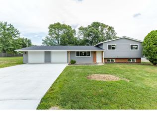 16 N Meadow Dr, O'Fallon, MO 63366