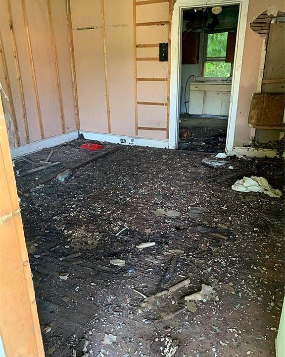 2nd image of 1513 Lindell Ave