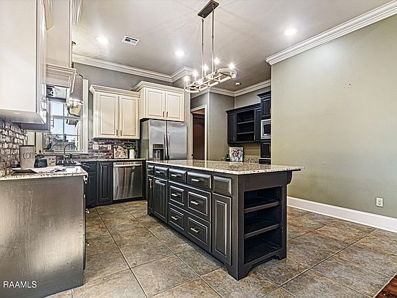 5th image of 307 Brightwood Dr