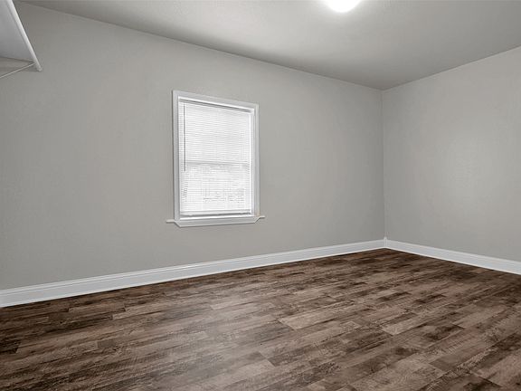 3rd image of 905 N Music St