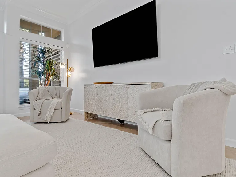 5280 Tivoli Dr — Photo 29