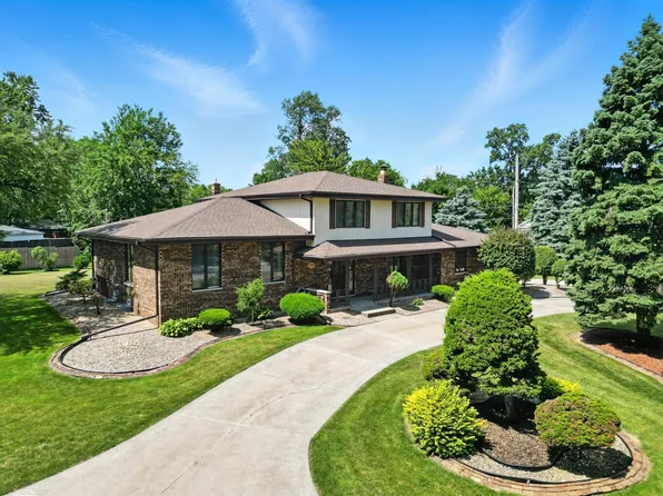 1246 River Dr, Munster, IN 46321