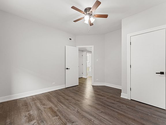 5th image of 6100-18 N Winthrop Ave #3