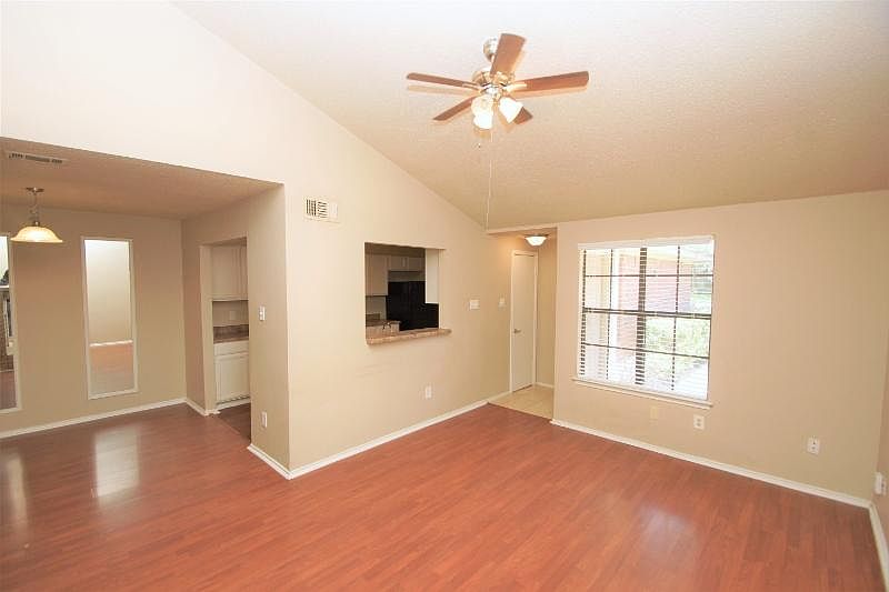 1st image of 9604 Woodvale Dr