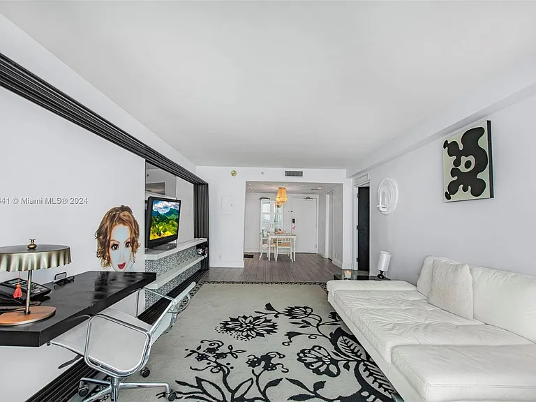 1100 W West Ave #620 — Photo 3