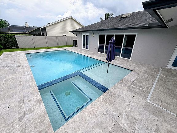 2nd image of 712 Juniper Pl