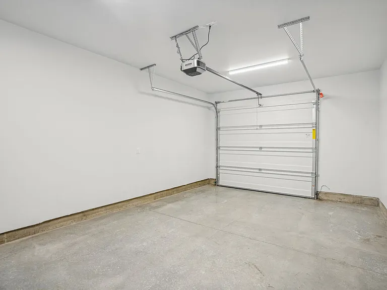Ellis Apartments — Photo 41