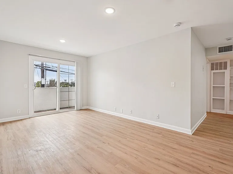 420 Windsor Rd — Photo 15