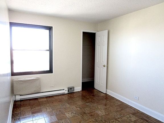 3rd image of 1990 Lexington Ave APT 31C