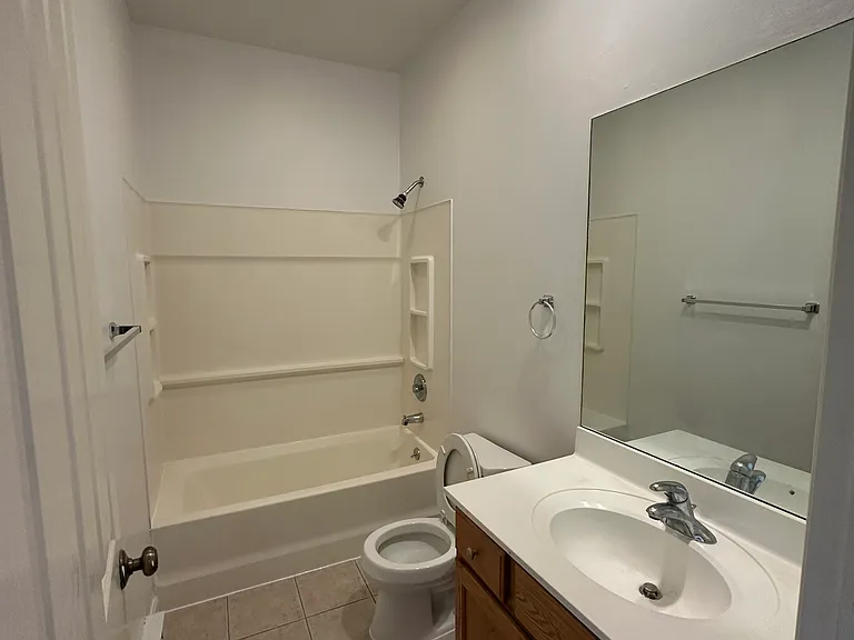14 Railroad St #8 — Photo 3