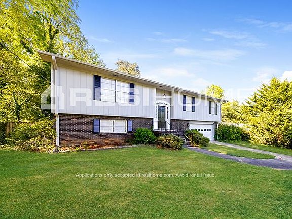5th image of 302 Garden Grove Dr