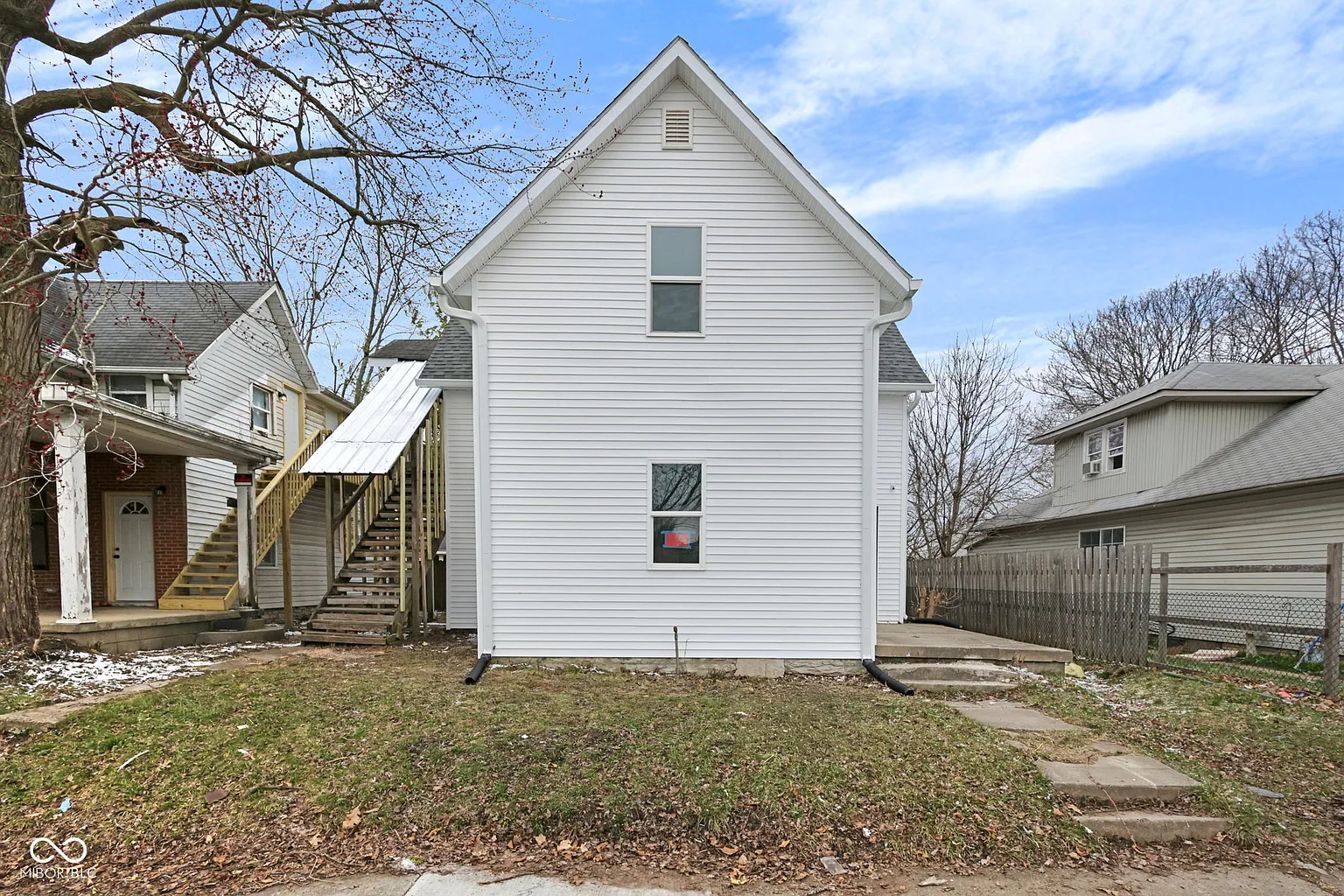 2209 Noble St photo 1