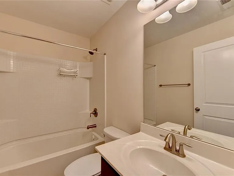 2152 Greencrest Cir — Photo 45