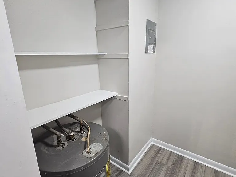 1510 Arthur Ave — Photo 7
