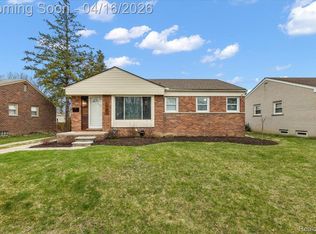 30140 Orangelawn St, Livonia, MI 48150