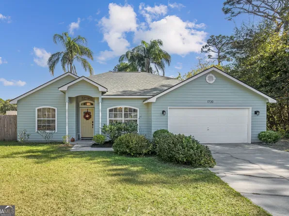 1720 Point Peter Rd, Saint Marys, GA 31558
