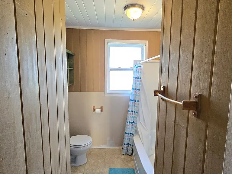 447 W 6th Ave — Photo 11