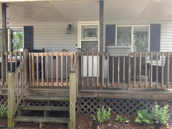 4th image of 108 Grove Ave
