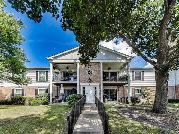 963 Golf Course Rd APT 3, Crystal Lake, IL 60014