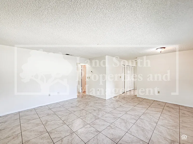 2 bed, 2.0 bath, 942 sqft, $1,400 — Photo 3